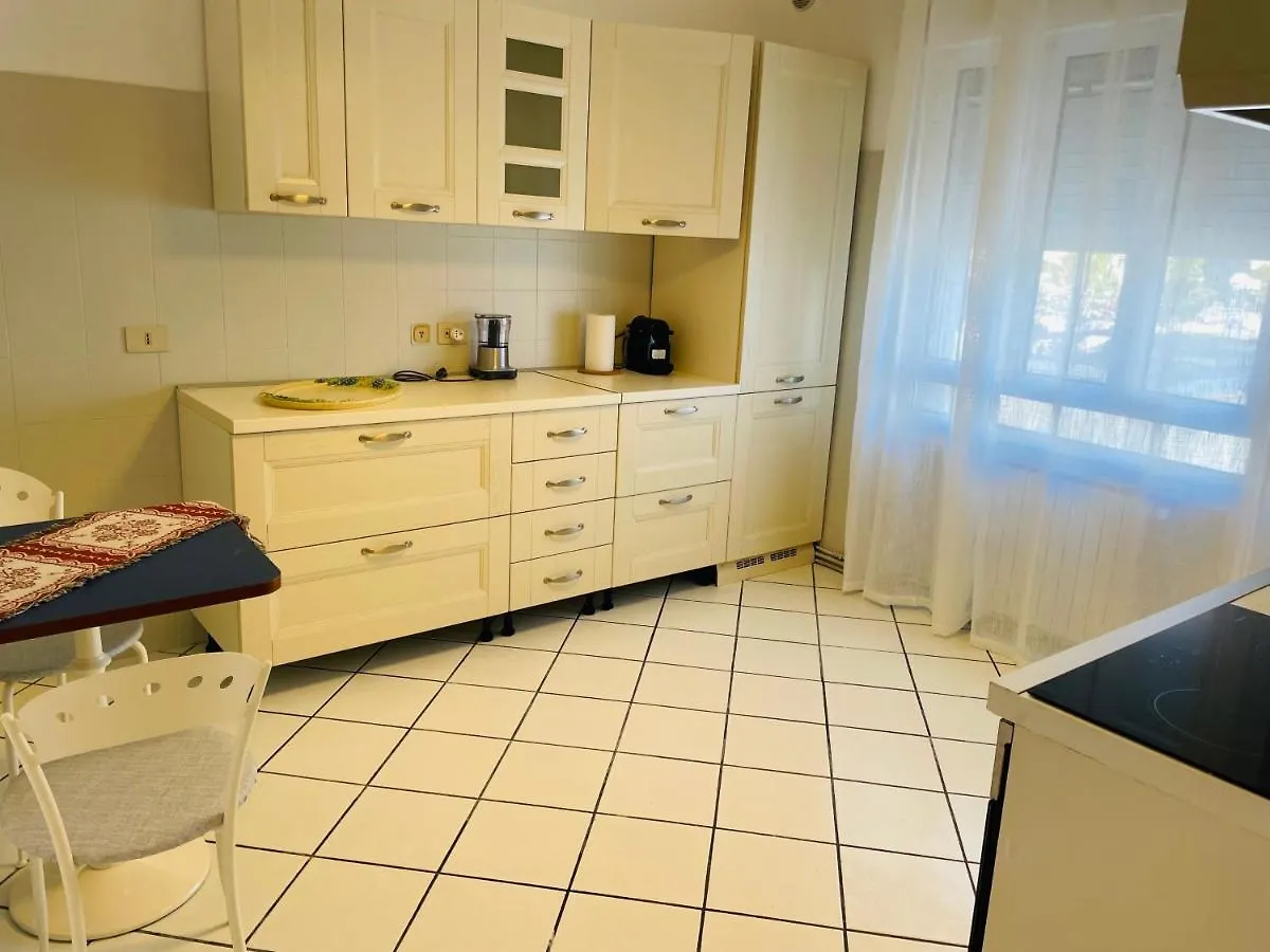 Family Apartment Piazza Milano - Jesolo  Lido di Jesolo