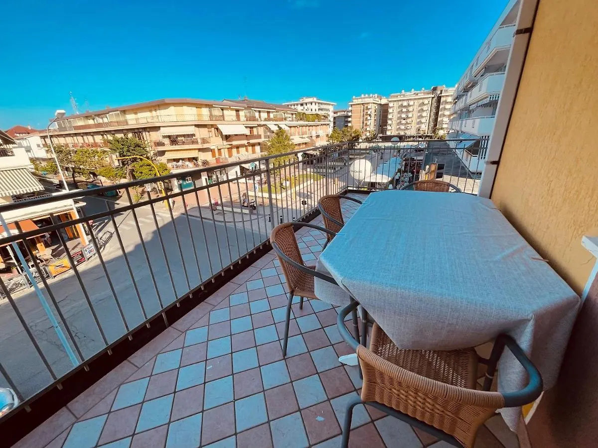 Family Apartment Piazza Milano - Jesolo