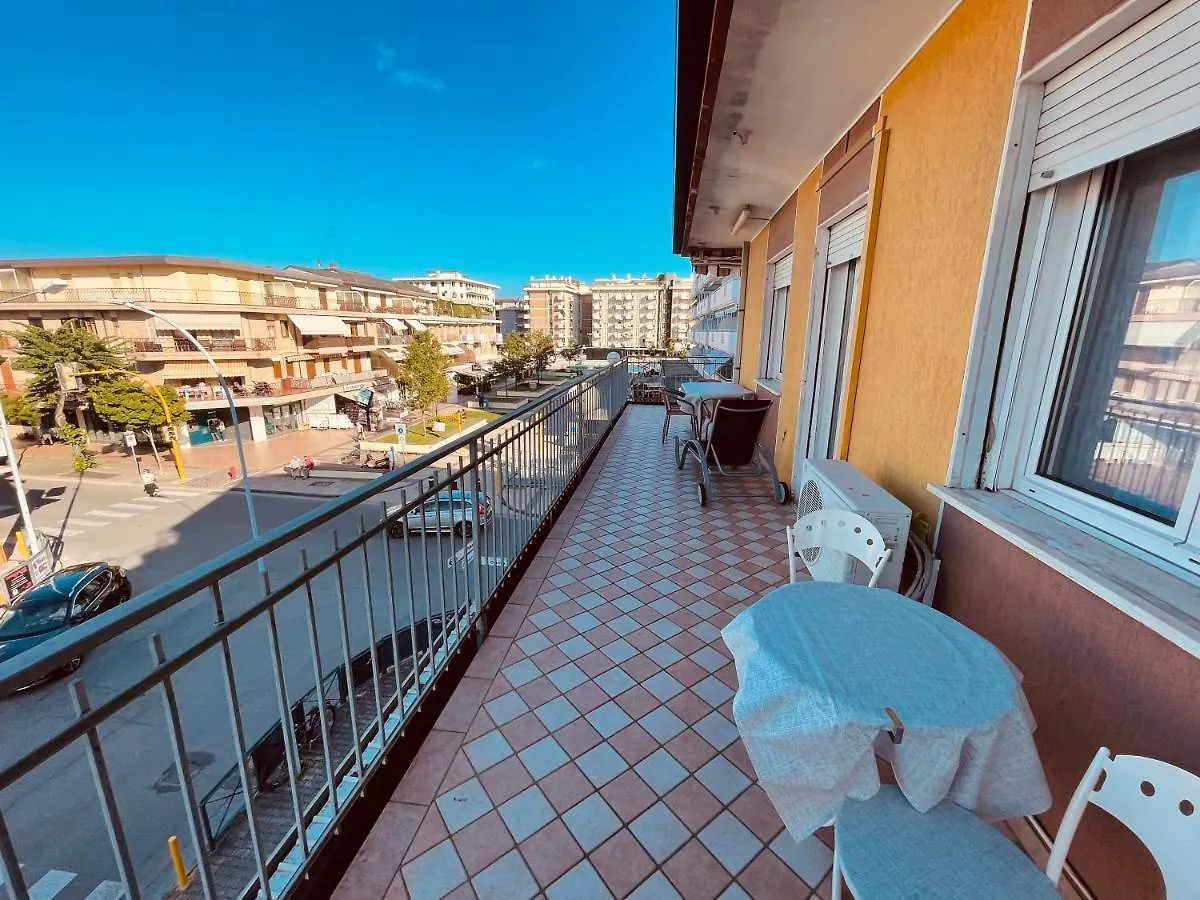 Family Apartment Piazza Milano - Jesolo Ιταλία